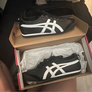 Onitsuka Tigers Mexico 66 Shoes in Black with White